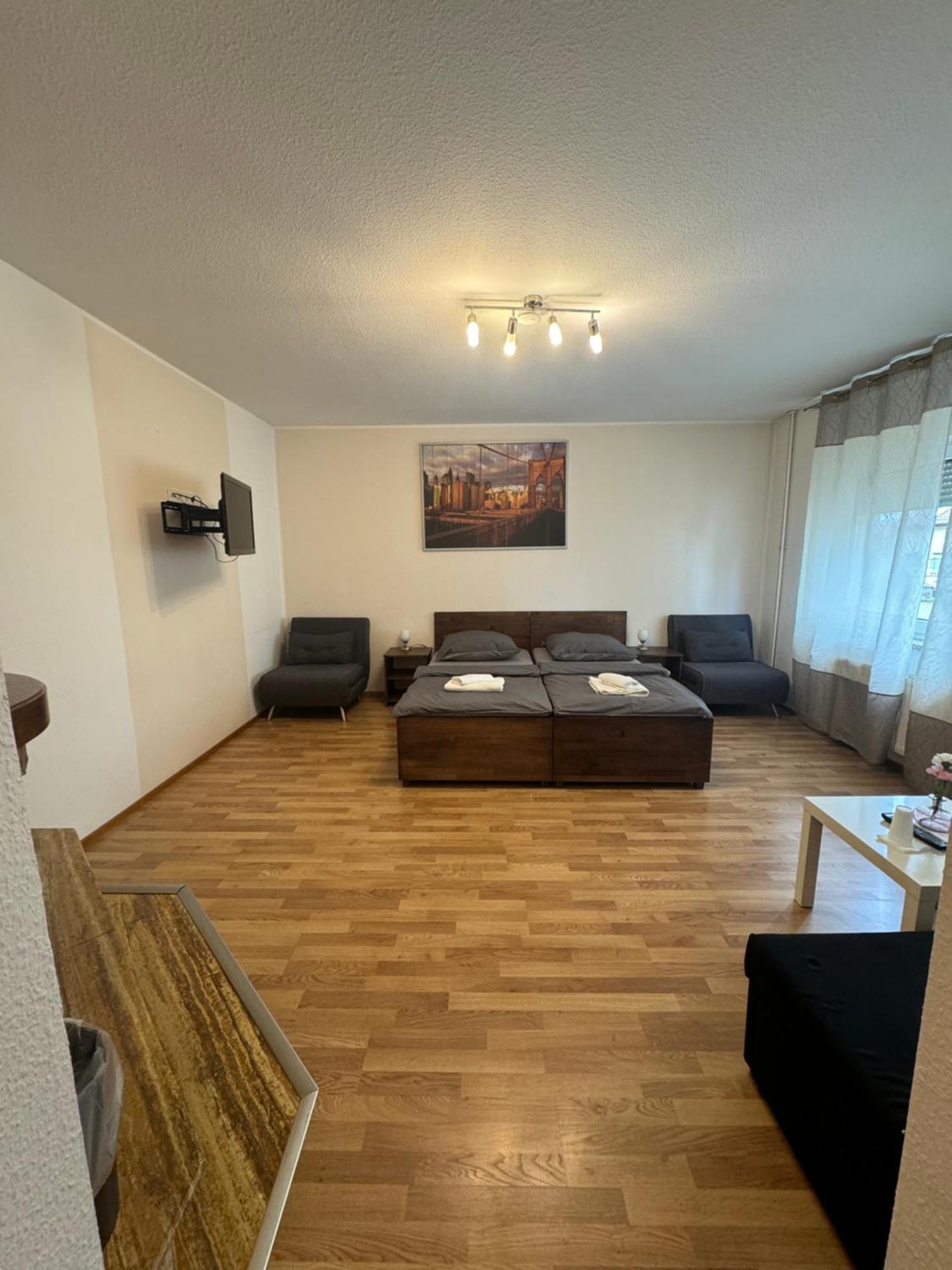 Skypension Schönefeld Exteriör bild