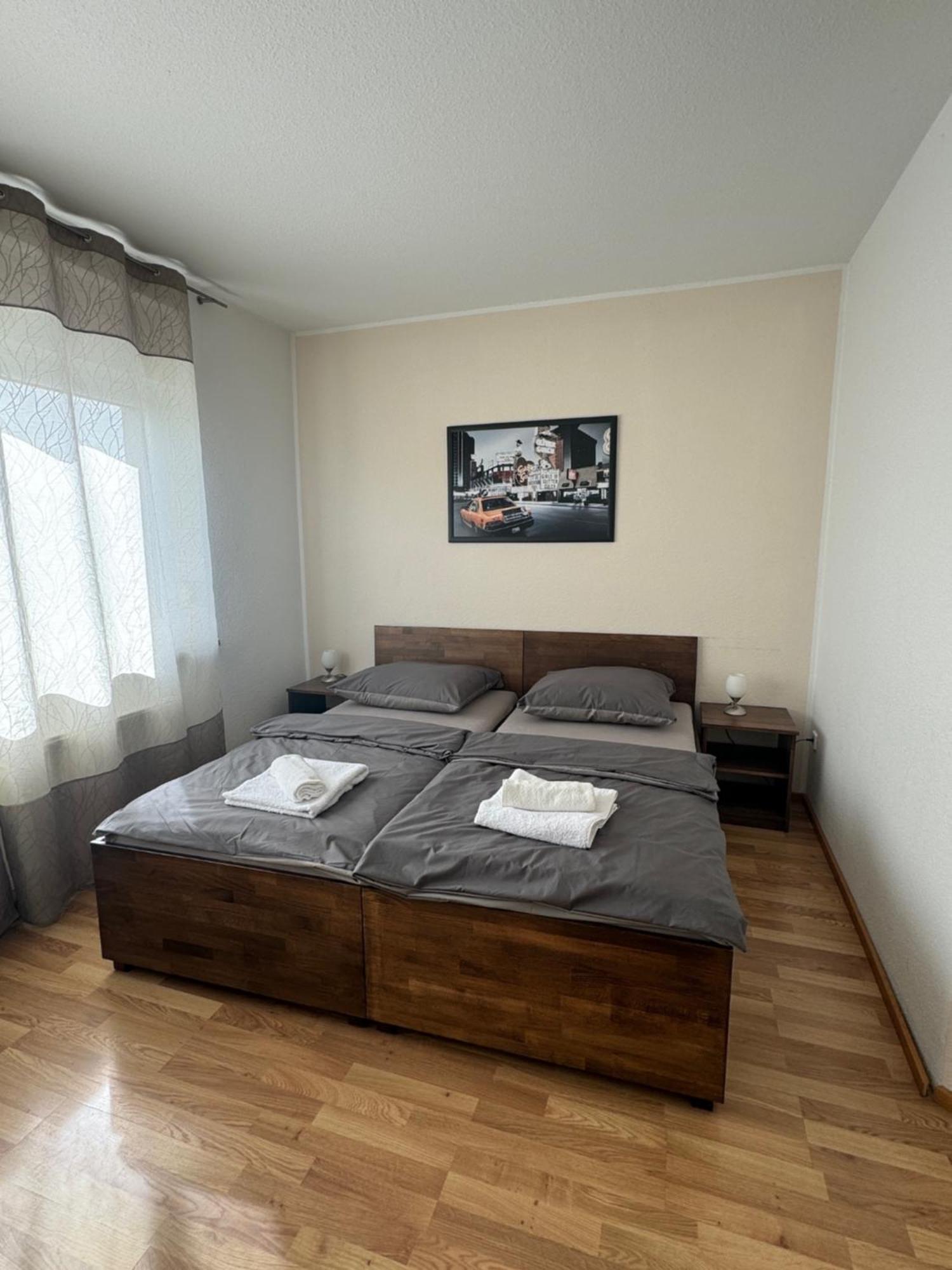 Skypension Schönefeld Exteriör bild
